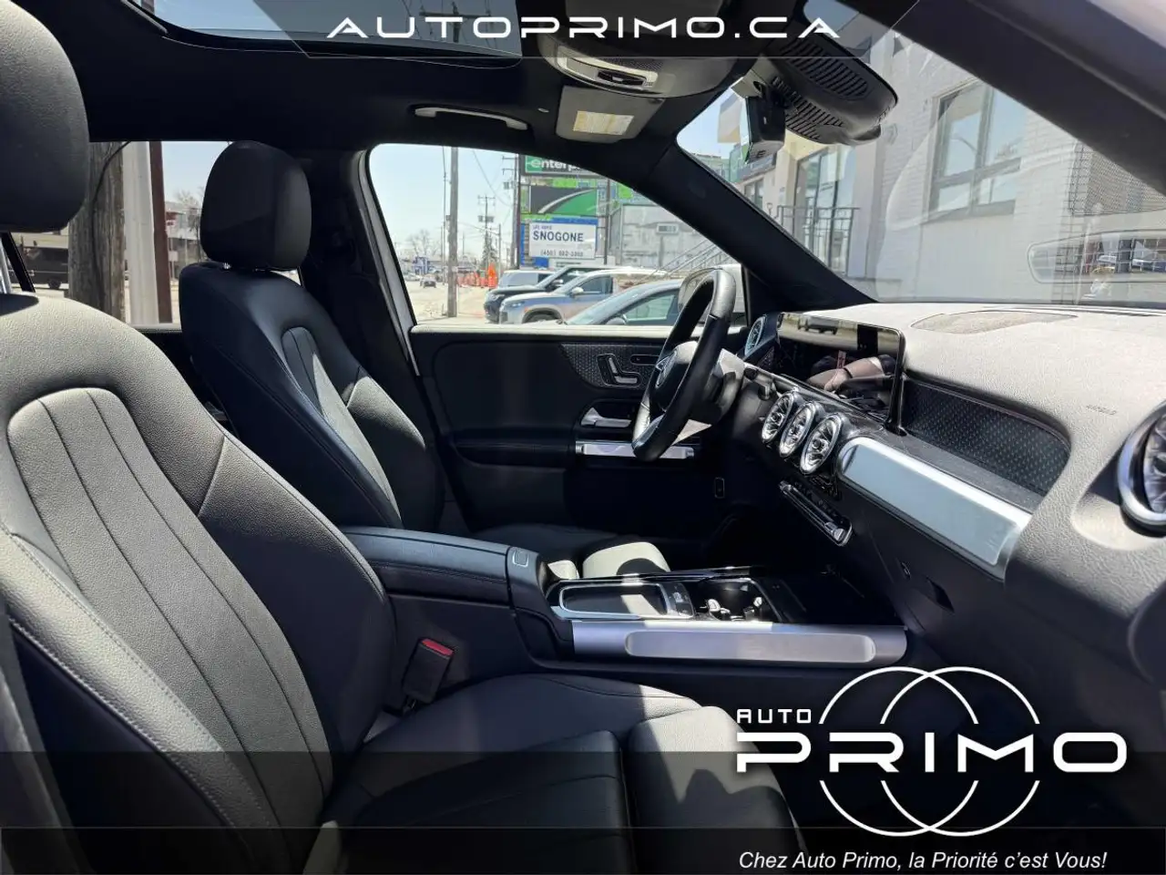 Mercedes-Benz GLB снимка Mercedes-Benz GLB