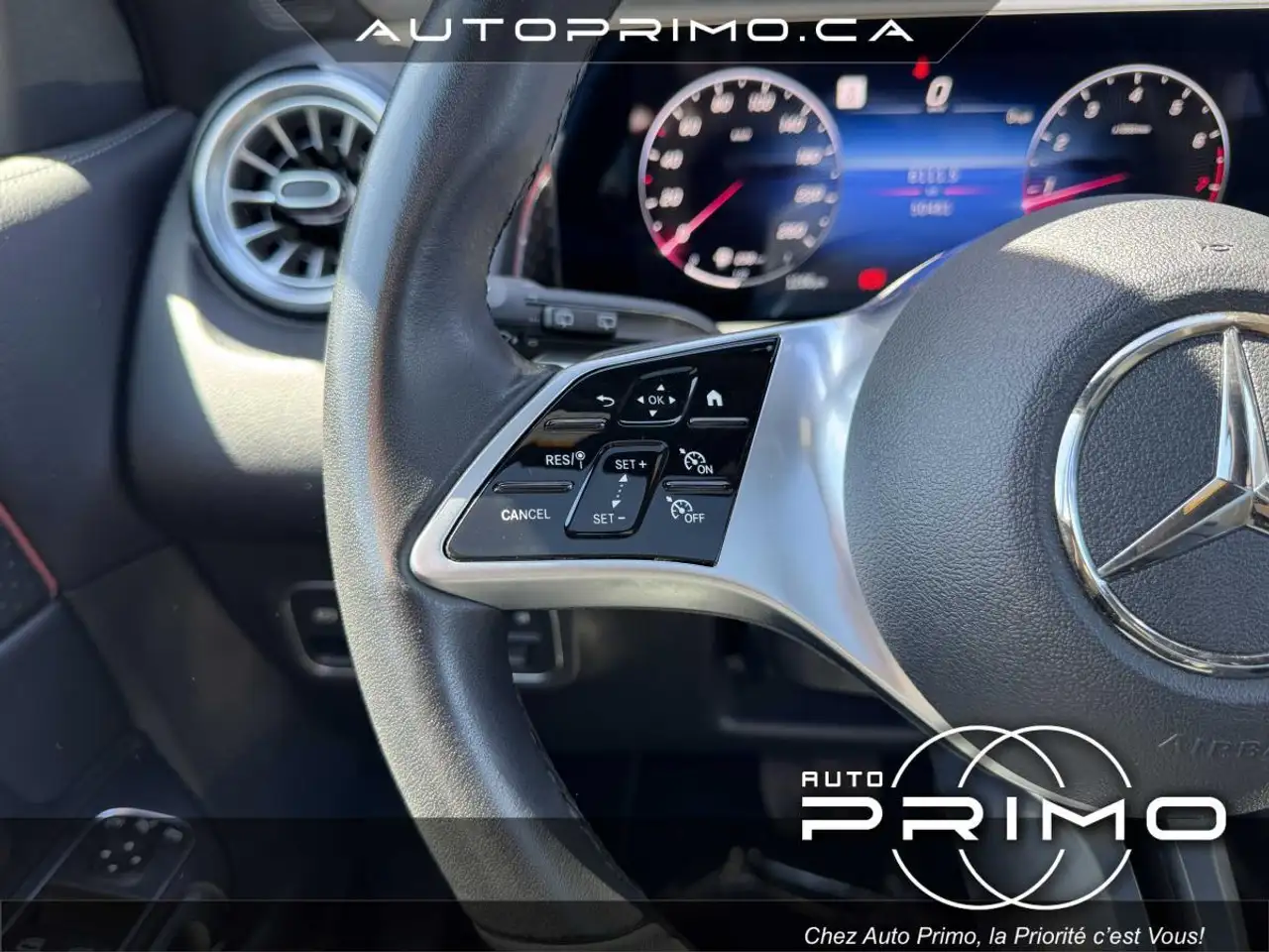 Mercedes-Benz GLB снимка Mercedes-Benz GLB