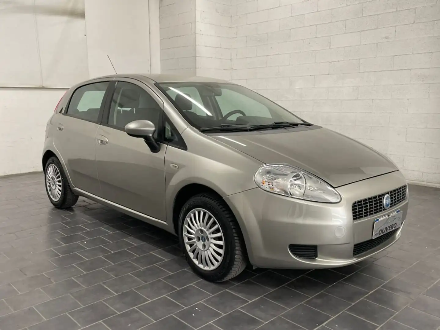 Fiat Grande Punto 1.2 5 porte 65cv Dynamic-UNIPRO Grigio - 1