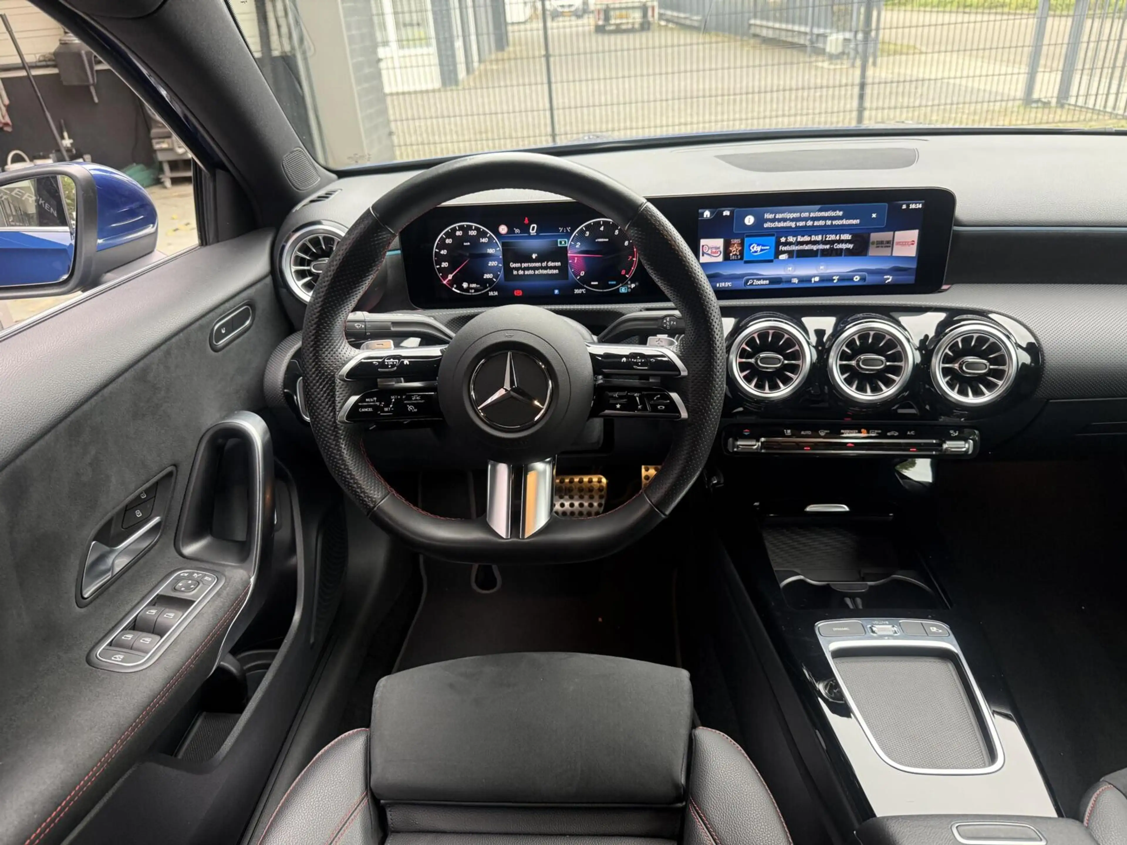 Mercedes-Benz A 200 AMG Line ADAPTIVE CRUISEC. — photo 9