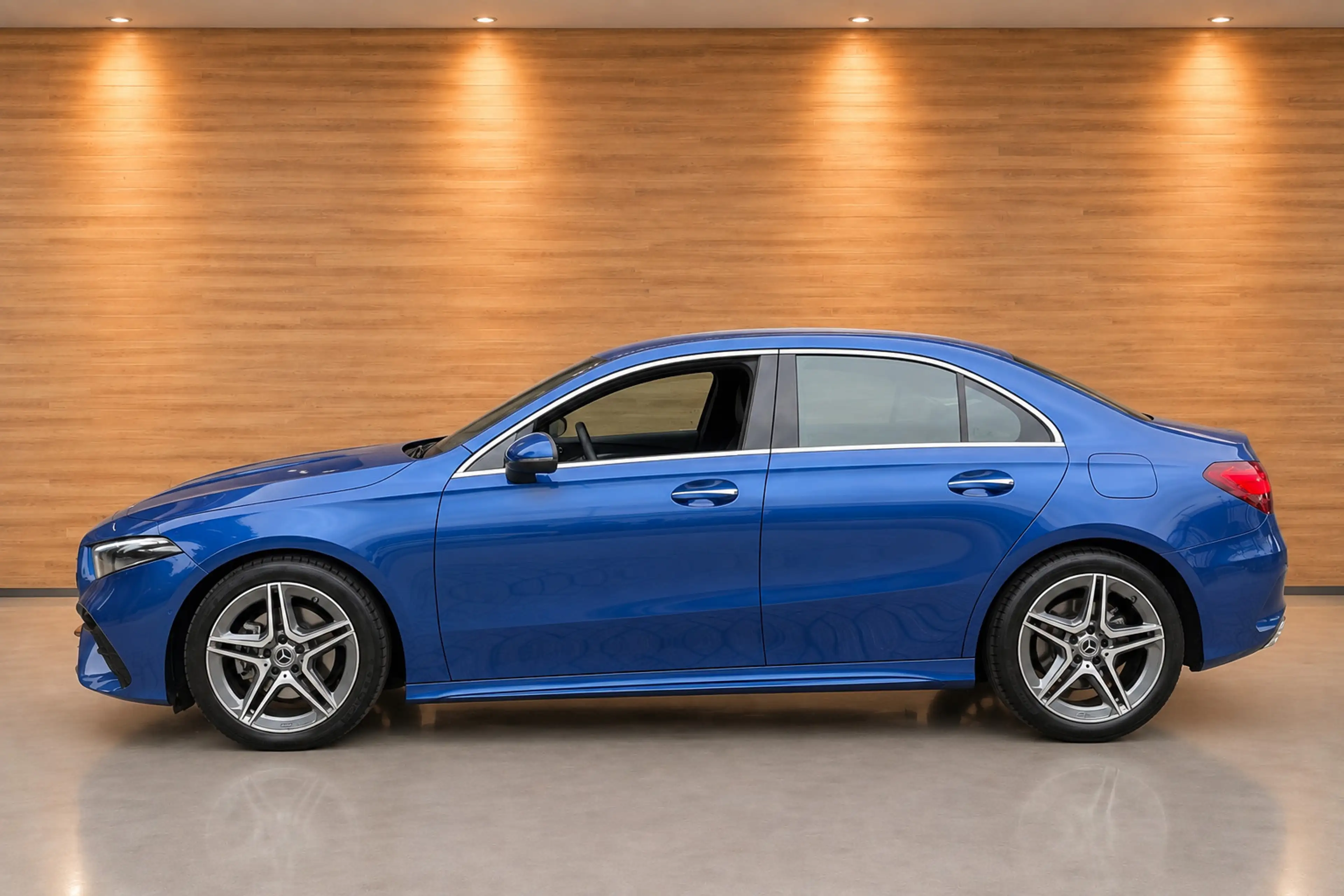 Mercedes-Benz A 200 AMG Line ADAPTIVE CRUISEC. — photo 3