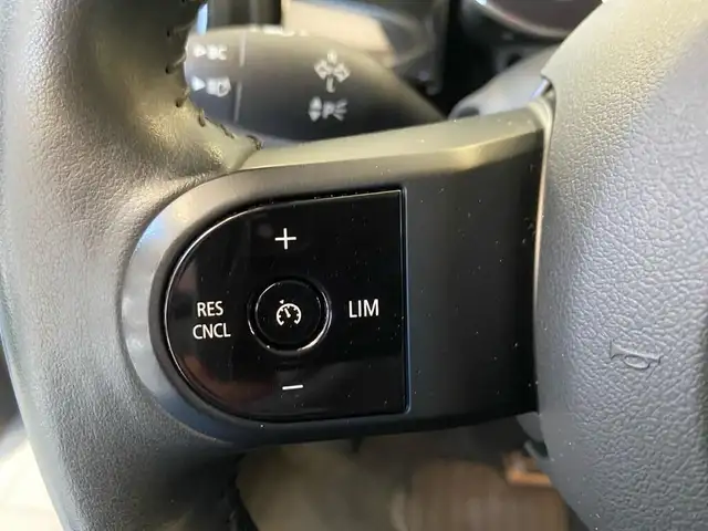 Mini Hatch view 13