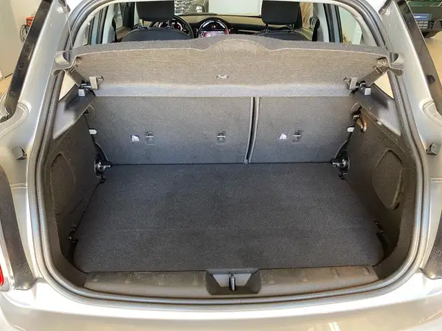 Mini Hatch view 9