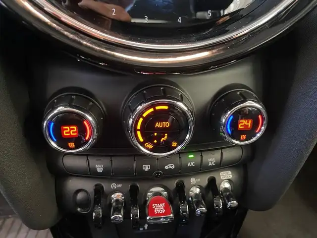 Mini Hatch view 11