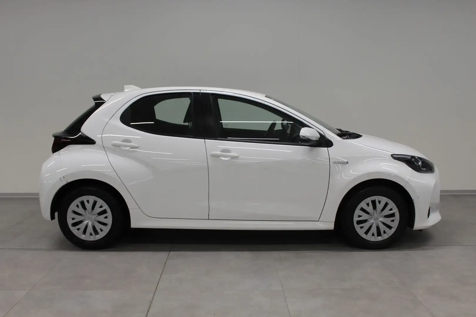 Toyota Yaris Yaris 1.5 Hybrid 5 porte Active Bianco - 2