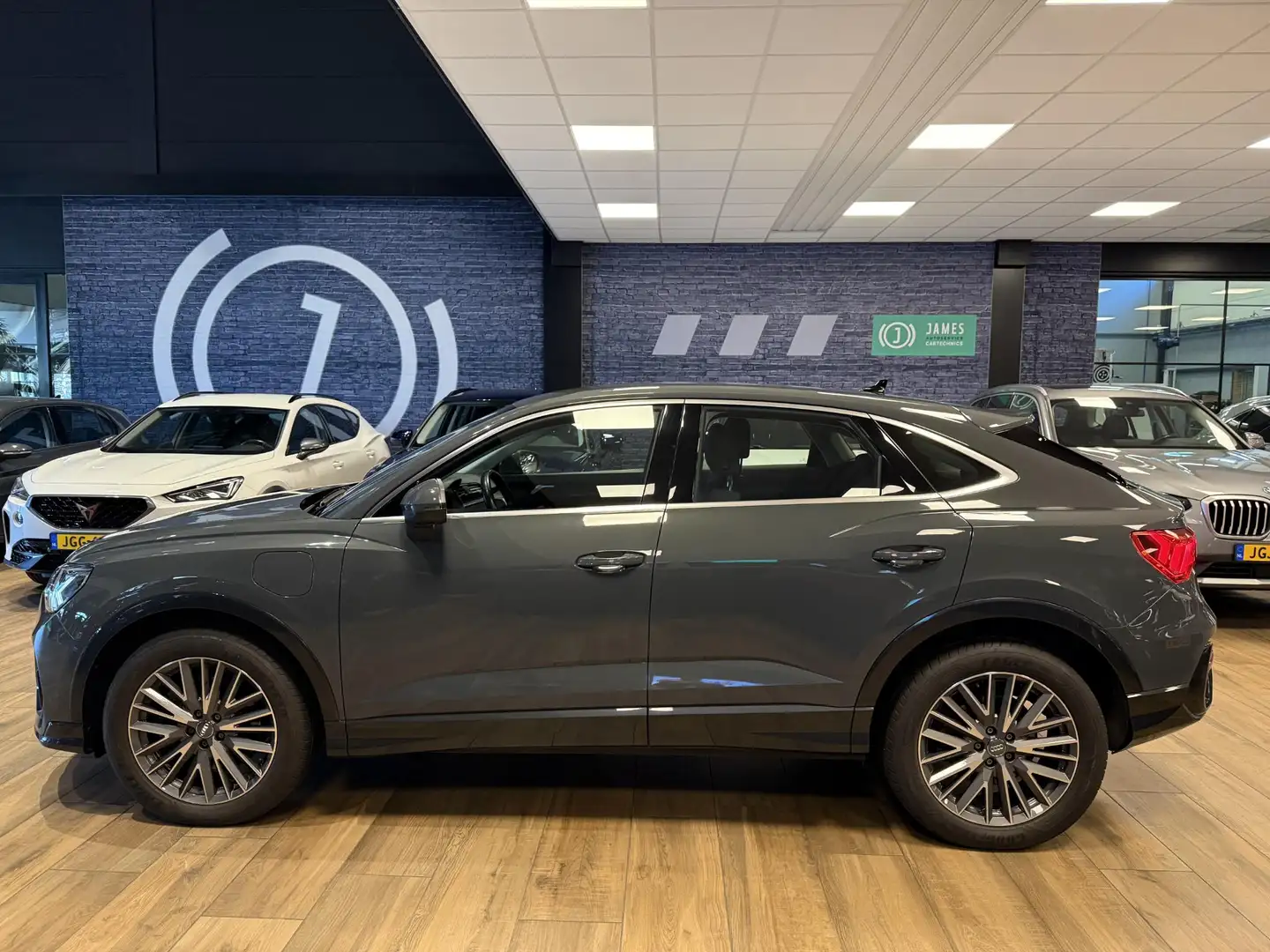 Audi Q3 Sportback 45 TFSI e Edition |Stoelverwarming|Carpl Grijs - 2