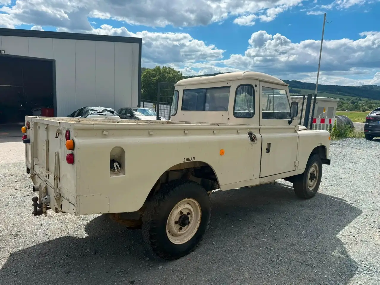 Land Rover Series Santana Pritsche, foto 3