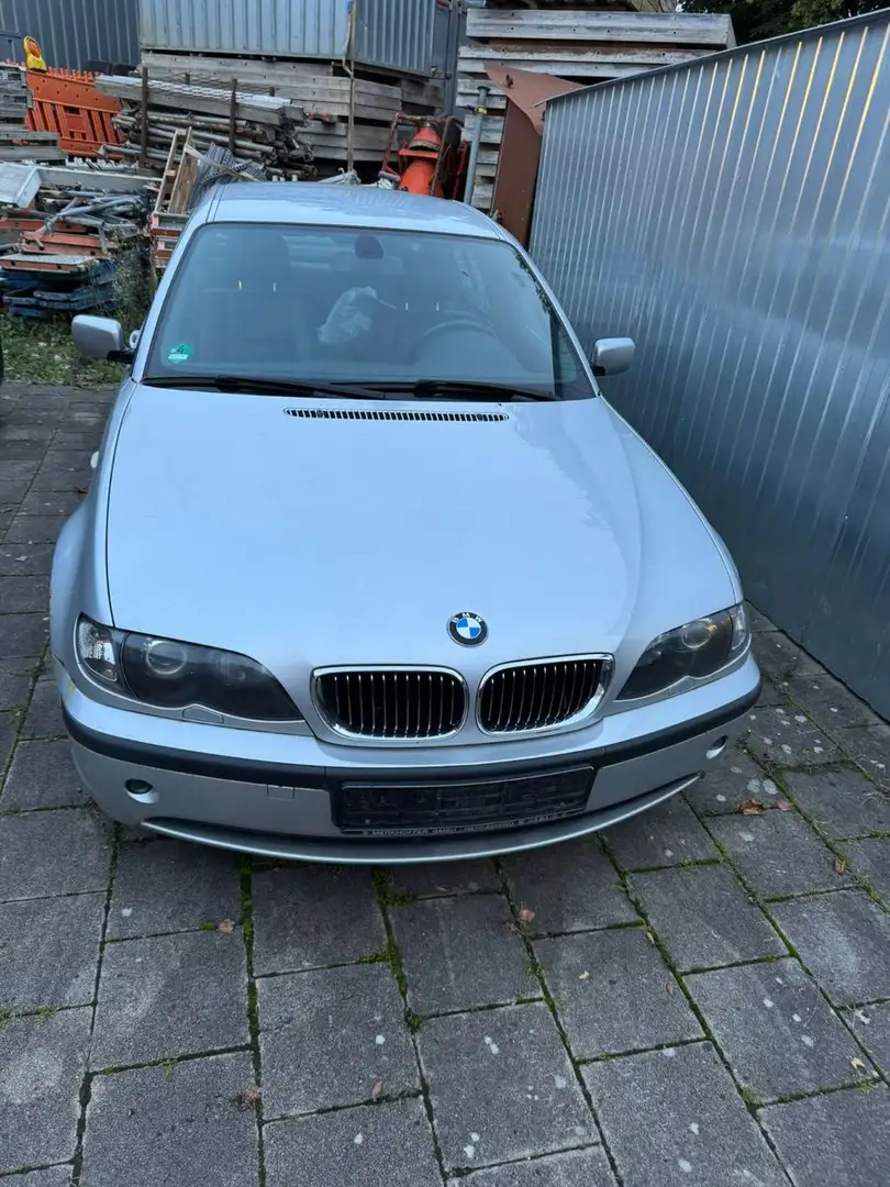 BMW 320 Baureihe 3 Lim. 320i Silber - 1