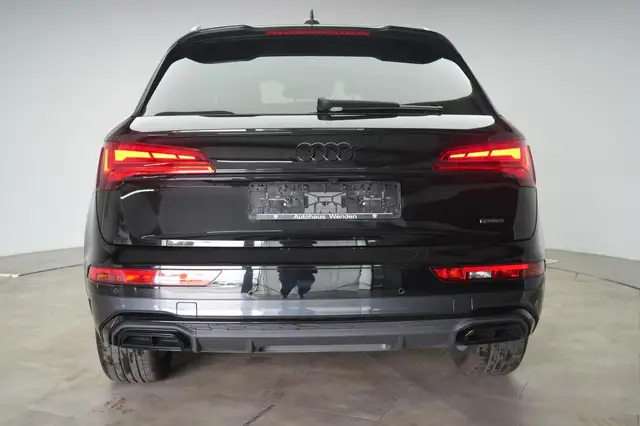 Audi Q5 view 6