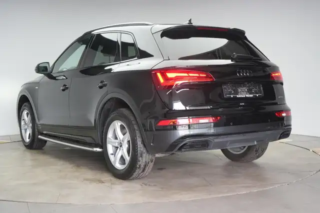 Audi Q5 view 5