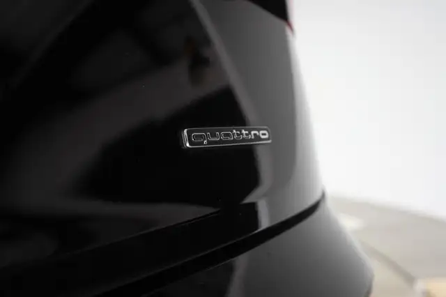 Audi Q5 view 14