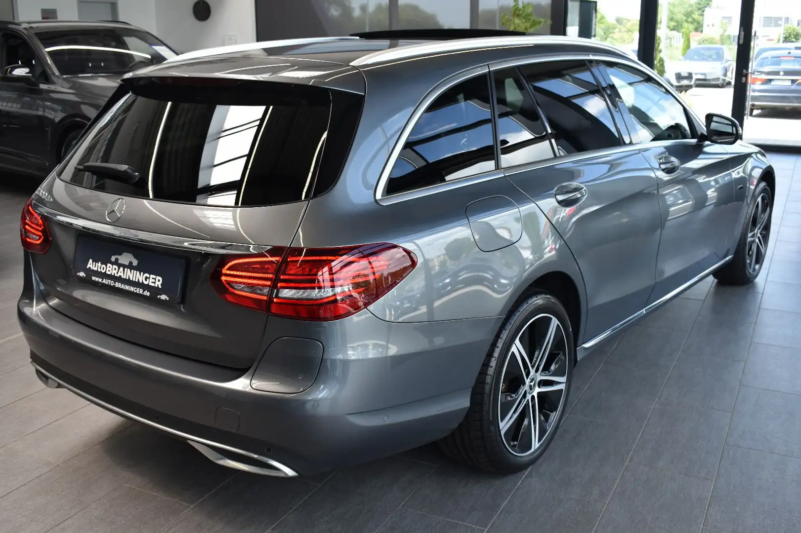 Mercedes-Benz C 300 C300de T 9G-tronic Avantgarde LED~PanoSD~Distron Grau - 2