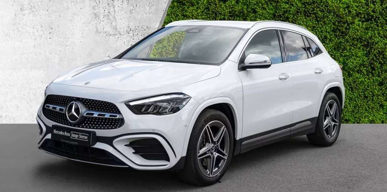 Mercedes-Benz GLA 200 AMG auto 2024 163cv camera 19" vari colori
