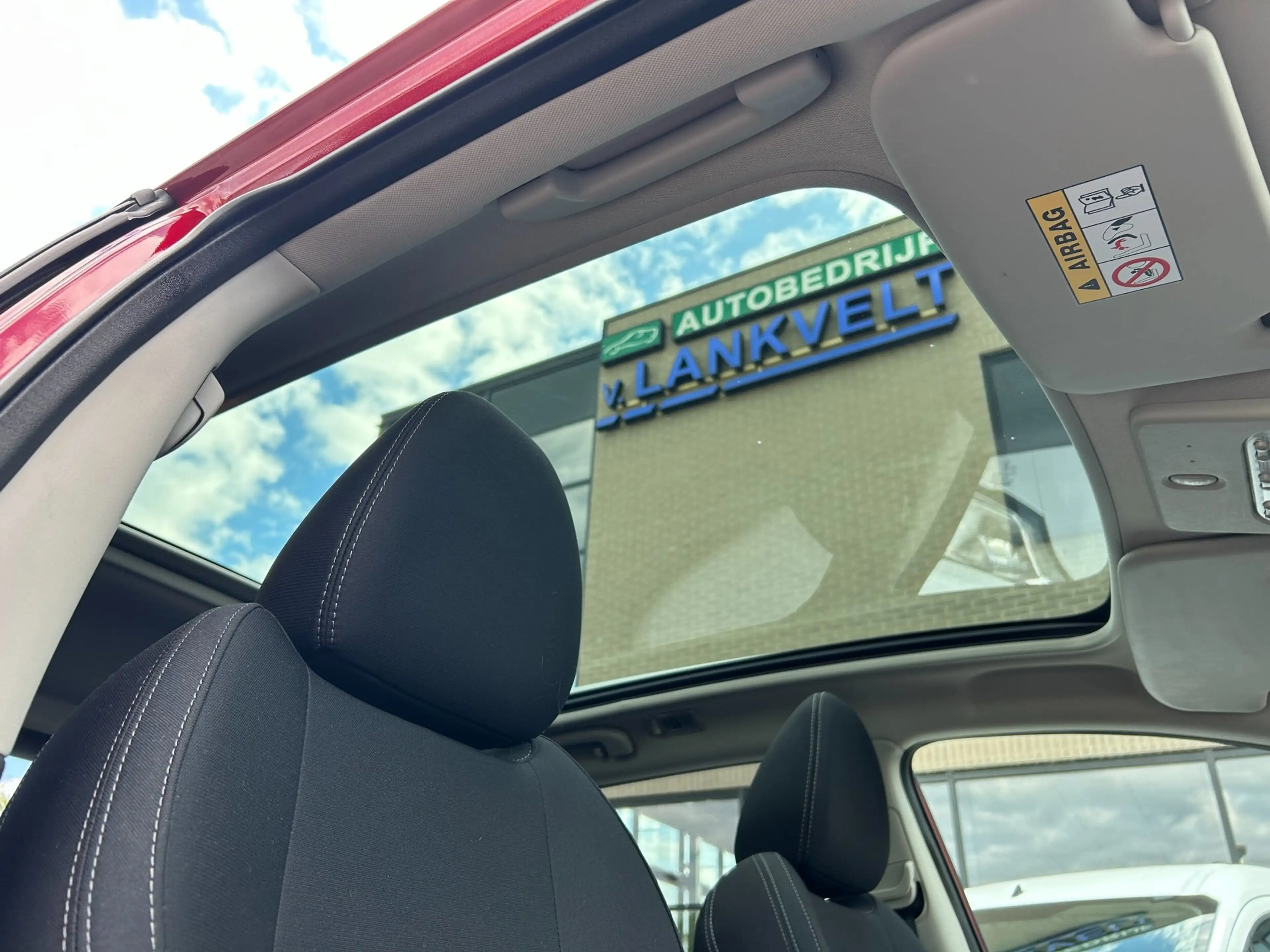 Nissan Qashqai 1.3 DIG-T N-Connecta Panoramadak, 360 camera, Navi — photo 5