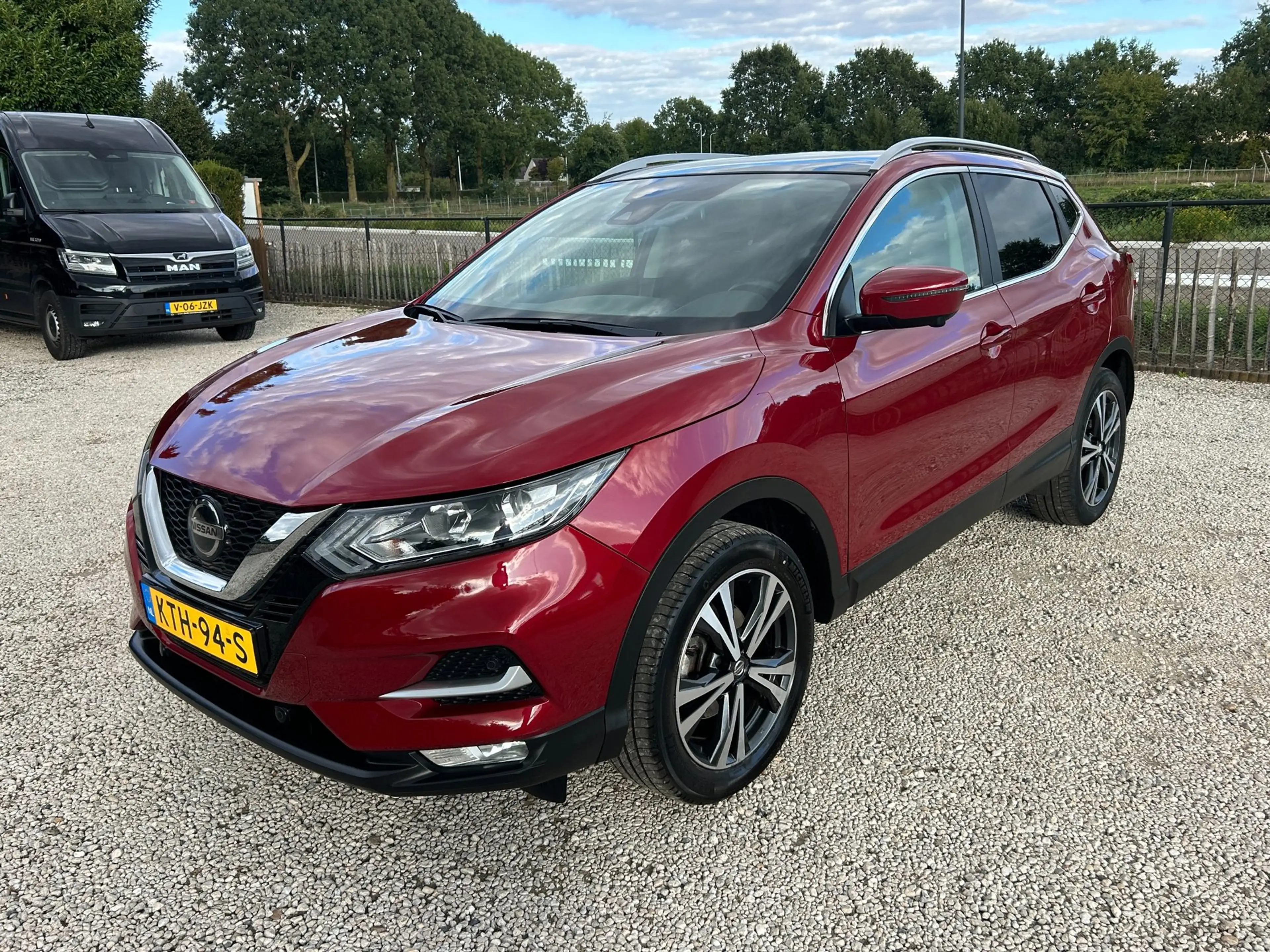 Nissan Qashqai 1.3 DIG-T N-Connecta Panoramadak, 360 camera, Navi — photo 26