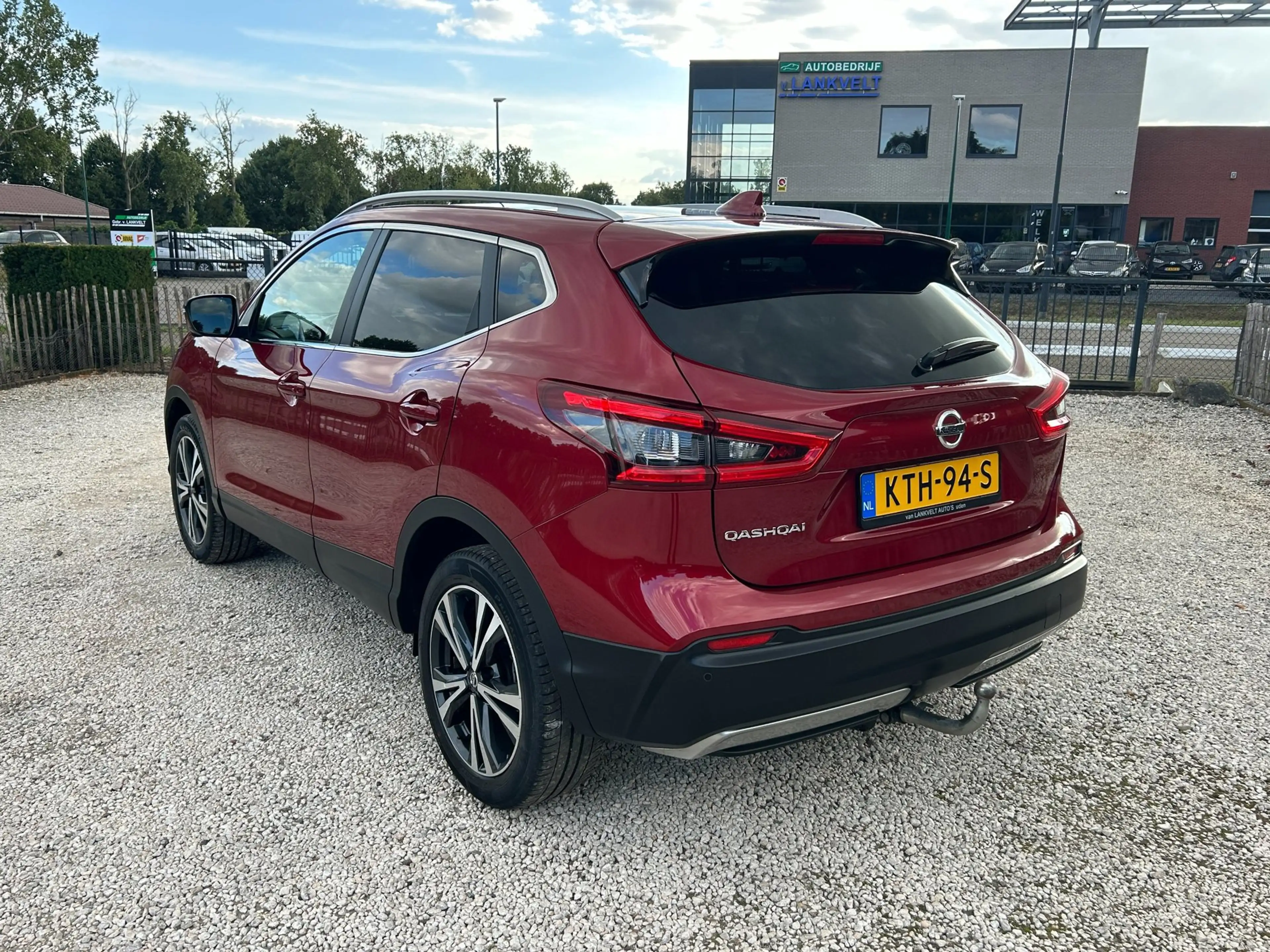 Nissan Qashqai 1.3 DIG-T N-Connecta Panoramadak, 360 camera, Navi — photo 25