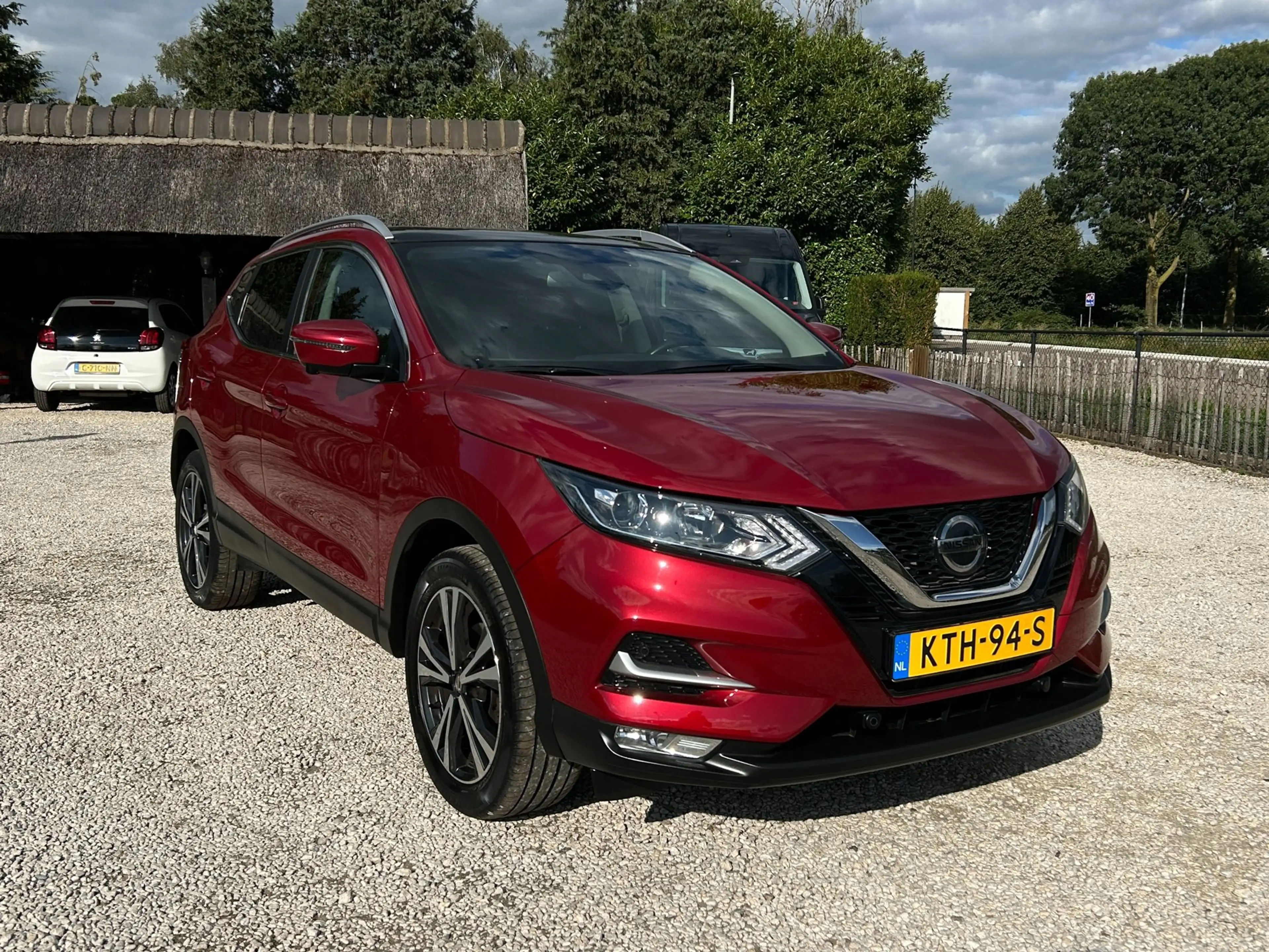 Nissan Qashqai 1.3 DIG-T N-Connecta Panoramadak, 360 camera, Navi — photo 23