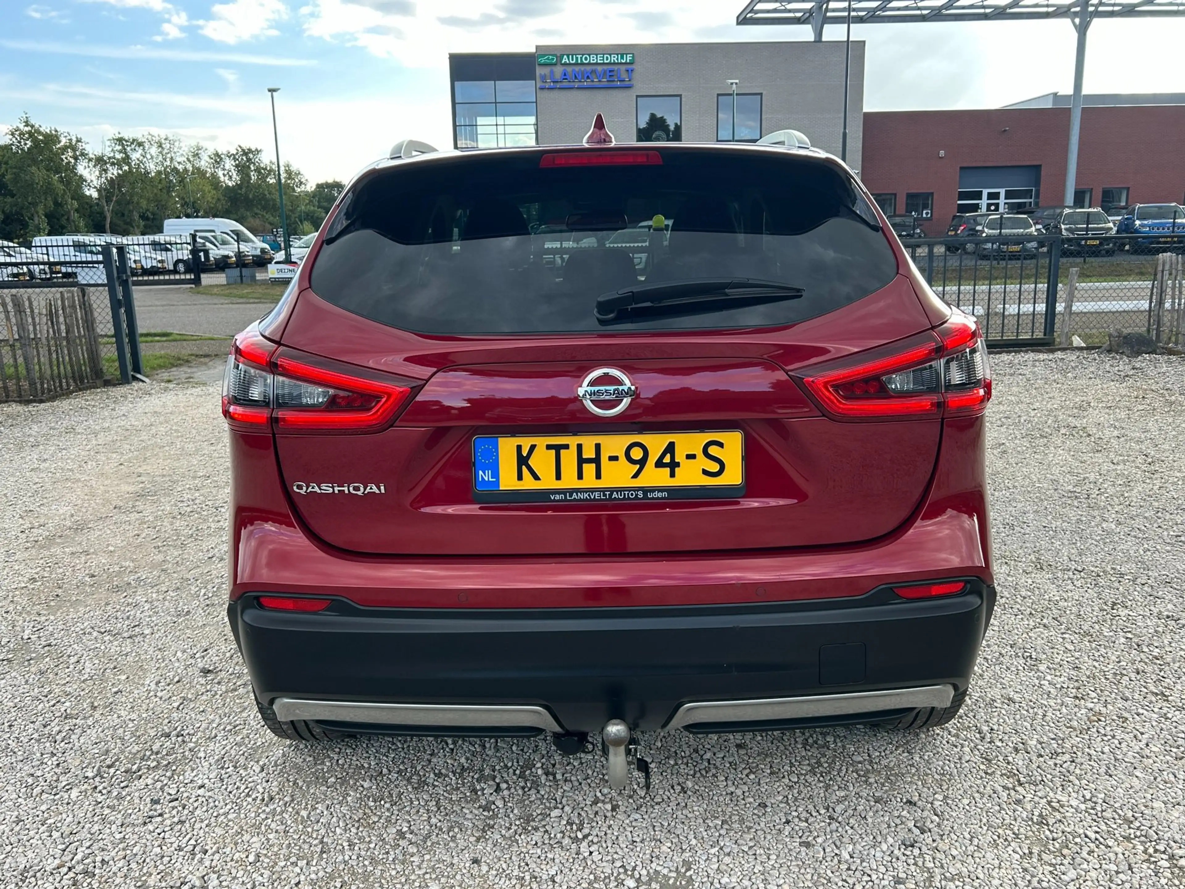 Nissan Qashqai 1.3 DIG-T N-Connecta Panoramadak, 360 camera, Navi — photo 3