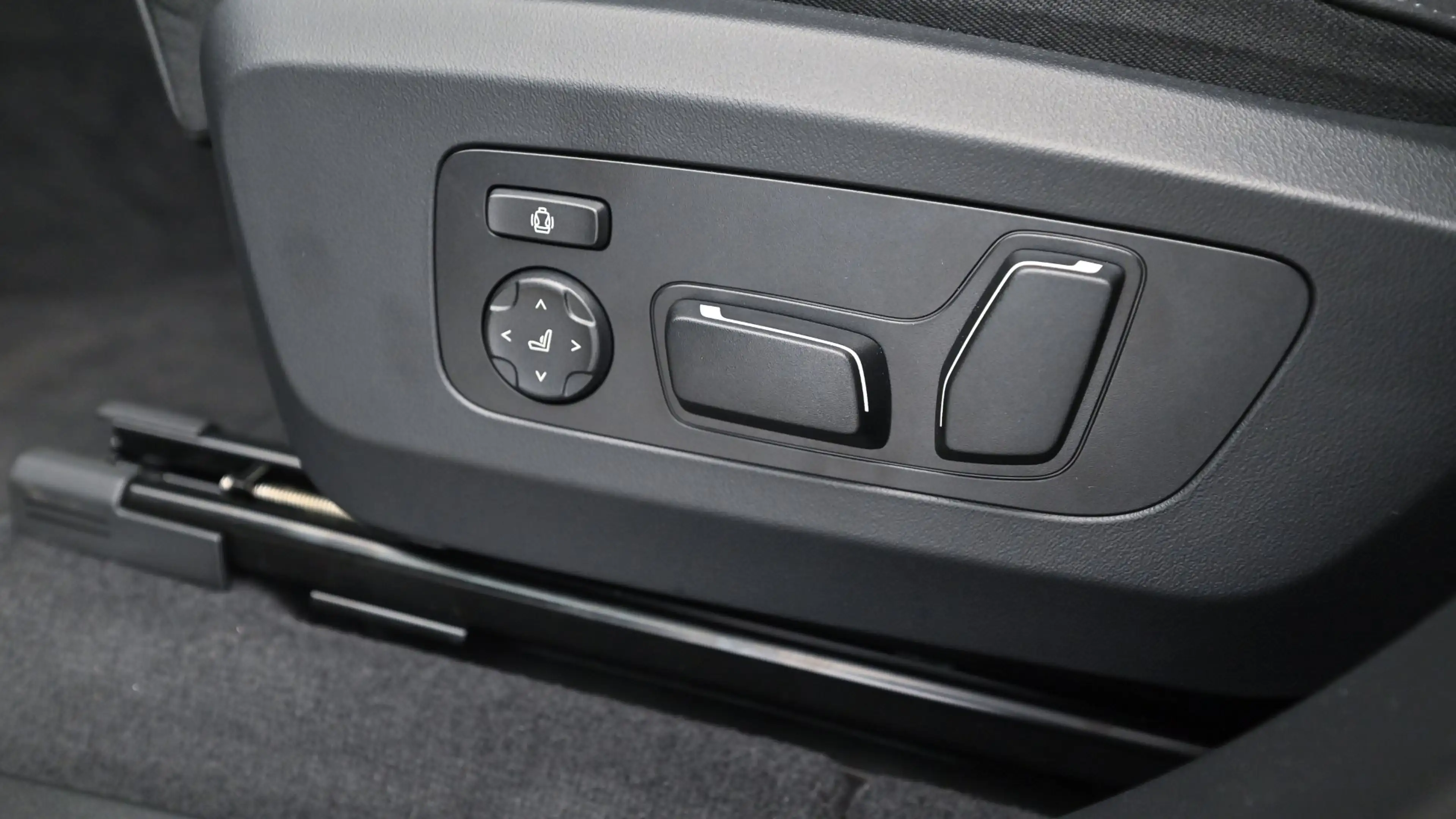 BMW X3 30e xDrive — photo 10