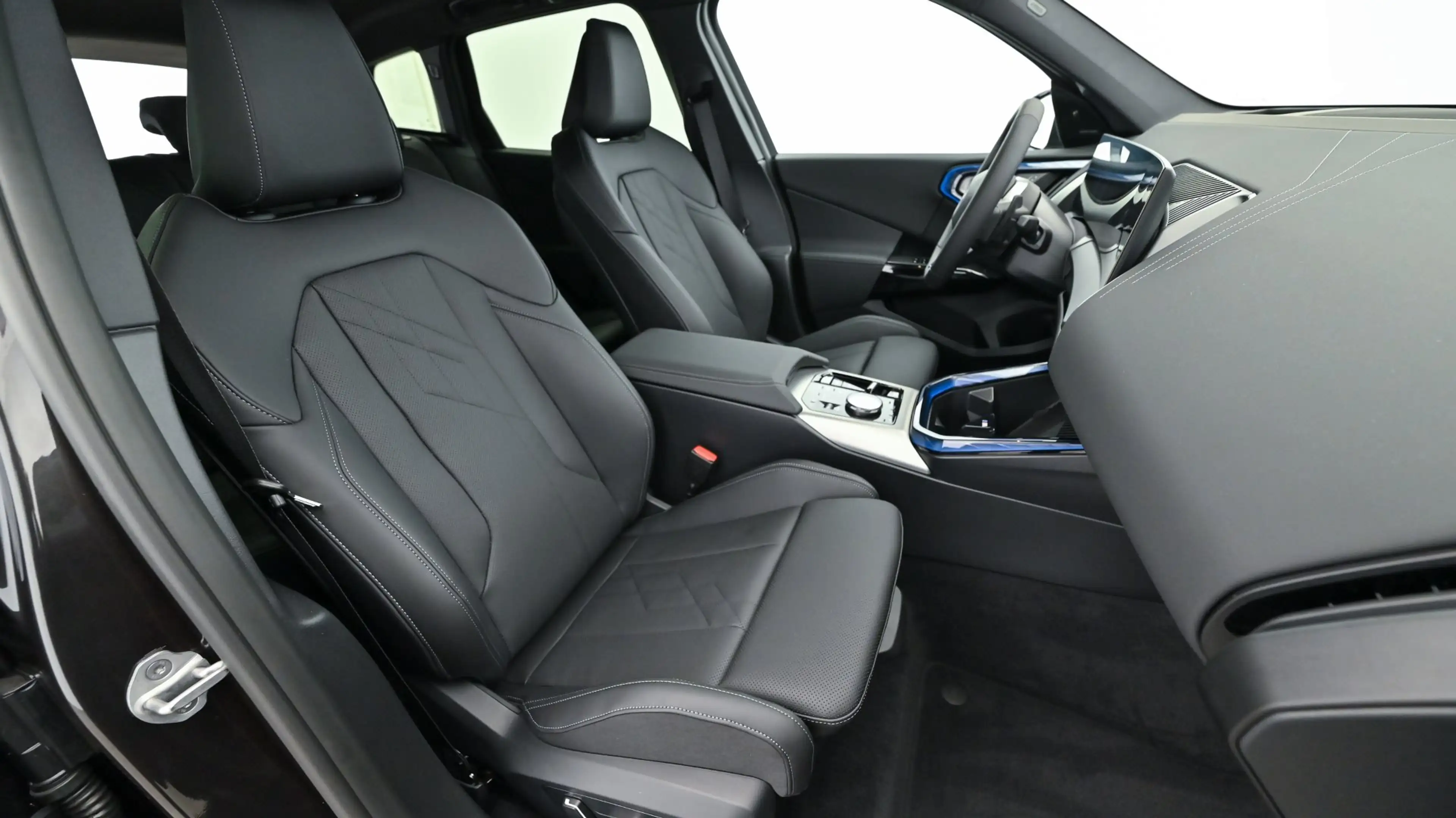 BMW X3 30e xDrive — photo 8