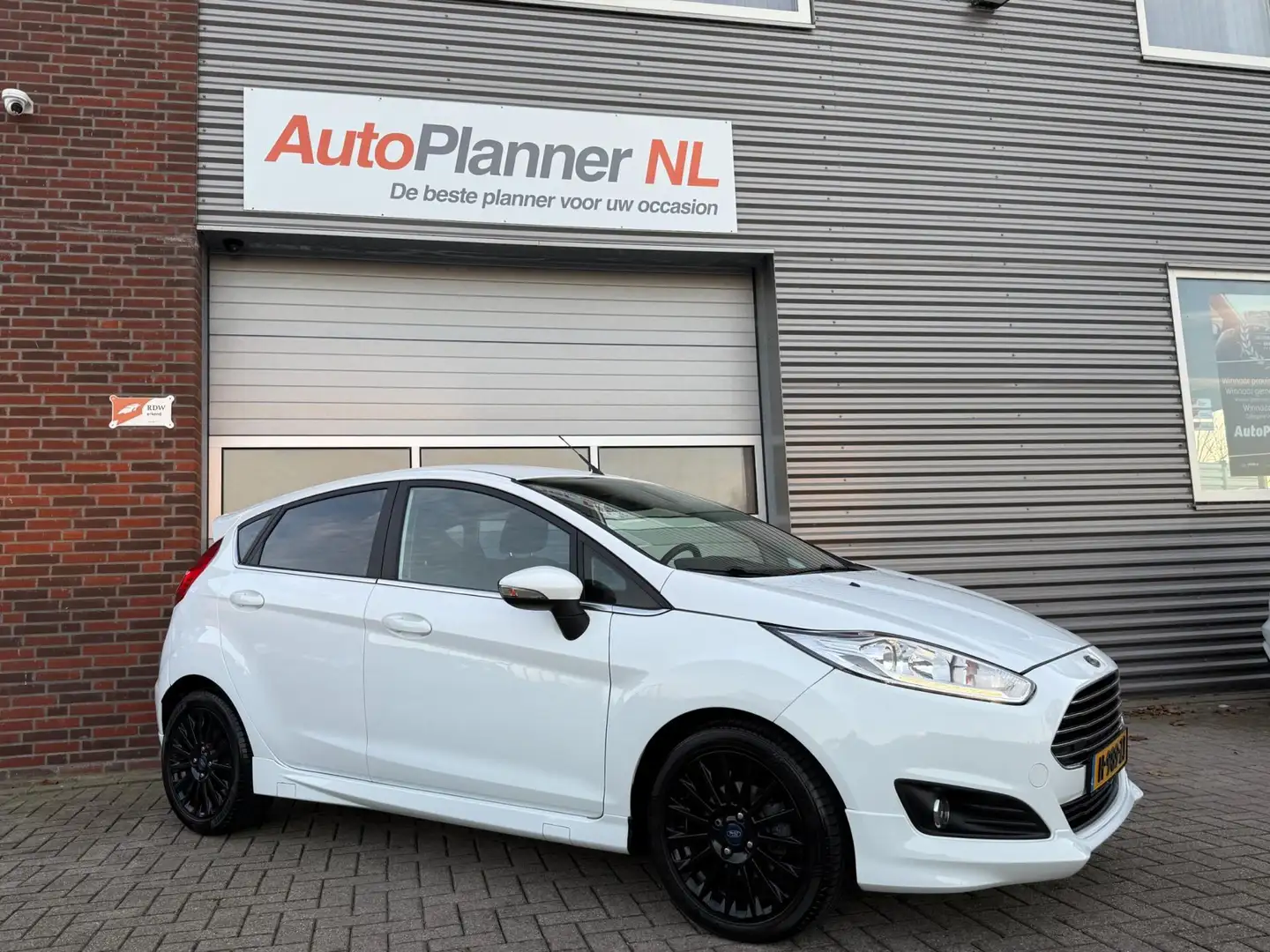 Ford Fiesta 1.0 EcoBoost Titanium X! 5-Drs! Camera! Clima! Wit - 2