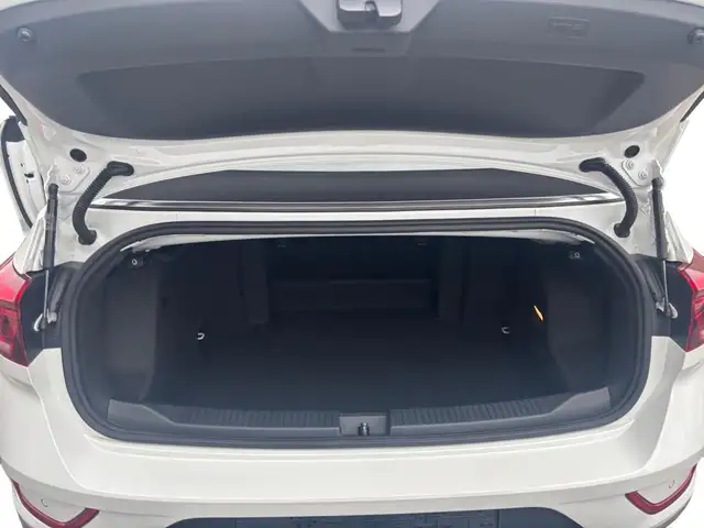 Volkswagen T-Roc view 15