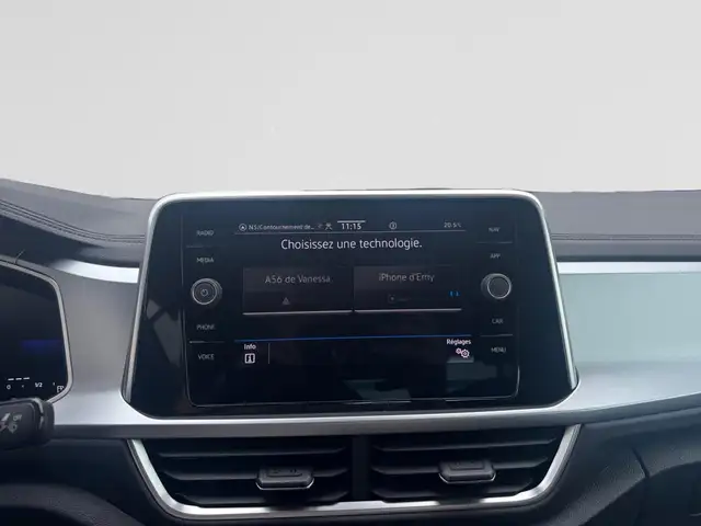 Volkswagen T-Roc view 13