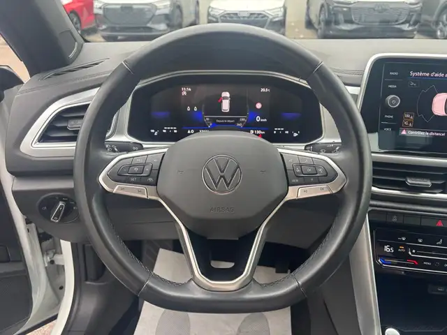 Volkswagen T-Roc view 6