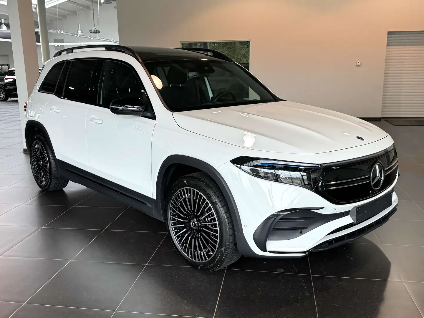 Mercedes-Benz EQB 250 + AMG Panorama, Night Pack, 20 Inch Camera Blanc - 2