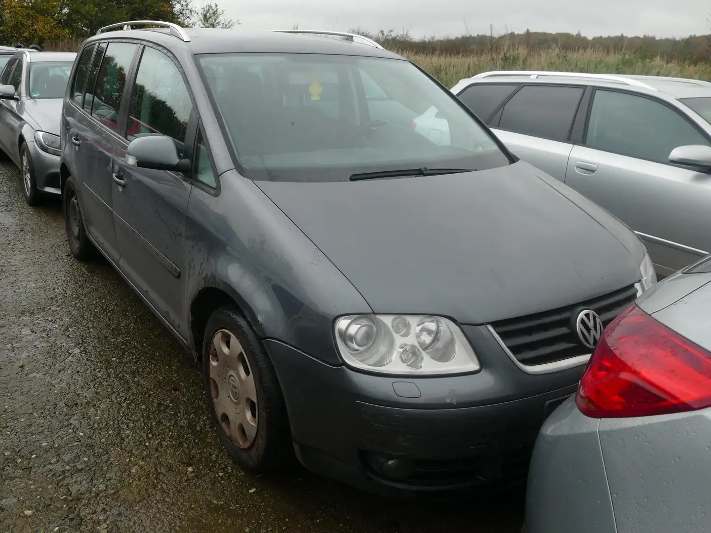 Volkswagen Touran 2.0 TDI DSG Highline Klimaaut Xenon HU/AU 12/2024 Grau - 2