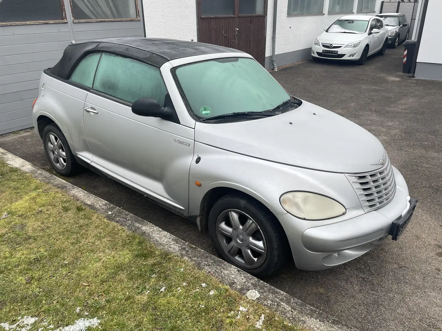 Chrysler PT Cruiser PT Cruiser Cabrio Cabrio 2.4 Limited / Navigation/ Flüssiggas Silber - 2