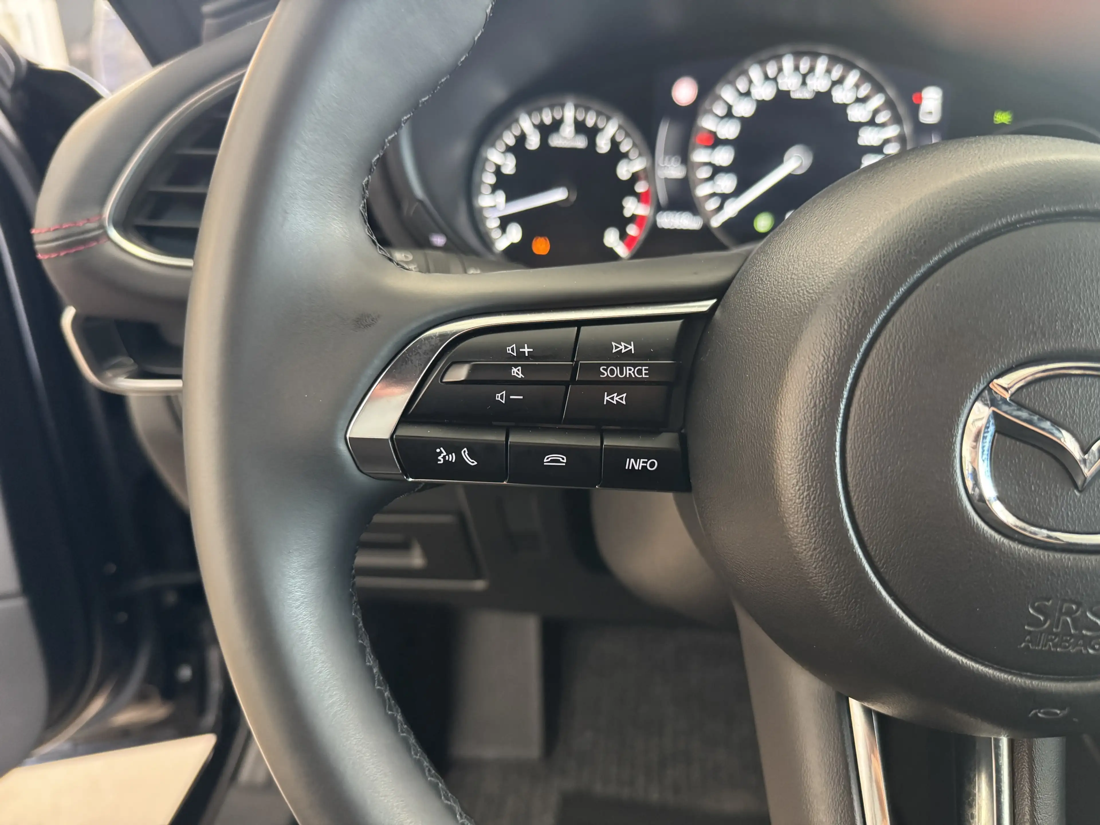Mazda 3 Homura R.Cam Navi ACC HUD LED SHZ — photo 14