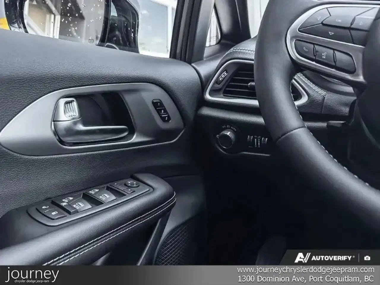 Chrysler Pacifica снимка Chrysler Pacifica