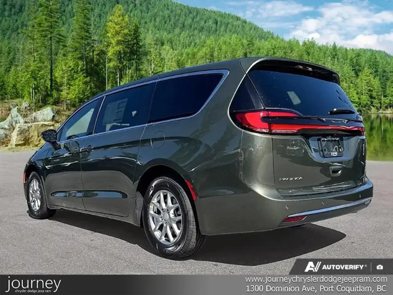 Chrysler Pacifica снимка Chrysler Pacifica