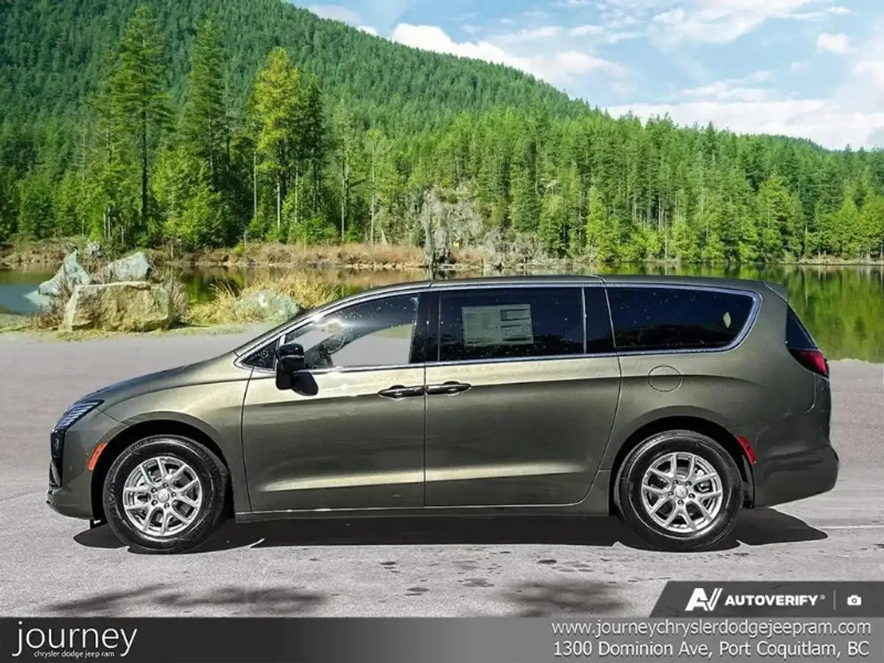 Chrysler Pacifica снимка Chrysler Pacifica