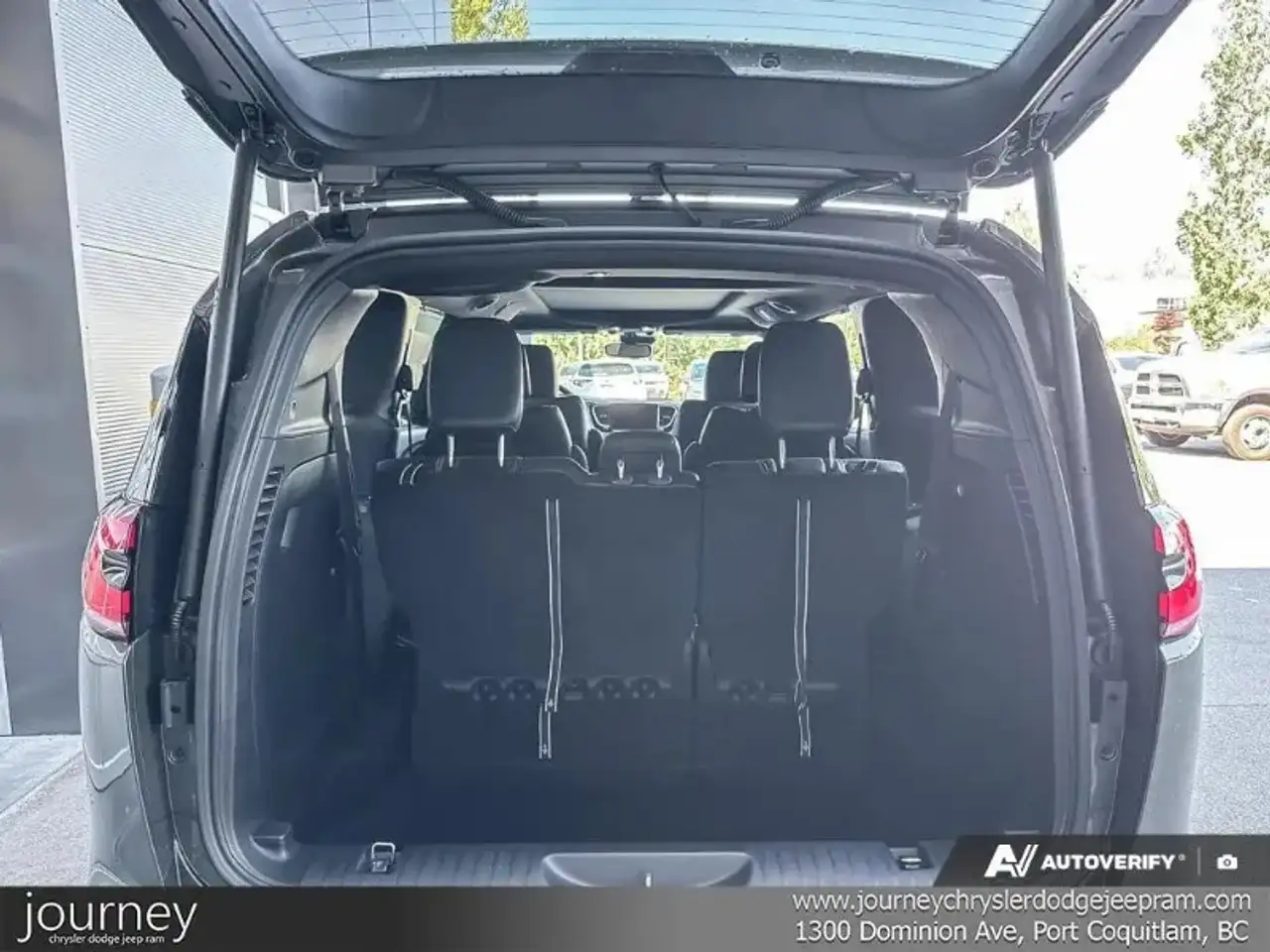Chrysler Pacifica снимка Chrysler Pacifica