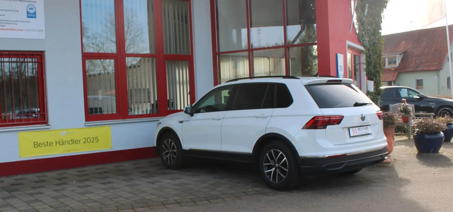 Volkswagen Tiguan Life 2.0 TDI*iQ*AHK*RFK* Weiß - 2