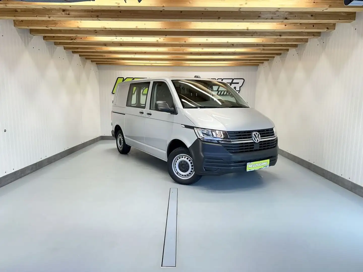 Volkswagen T6.1 Transporter Kasten 2,0 TDI DSG ''AHK*KLIMA*USB*FLÜGELTÜR'' Argent - 1