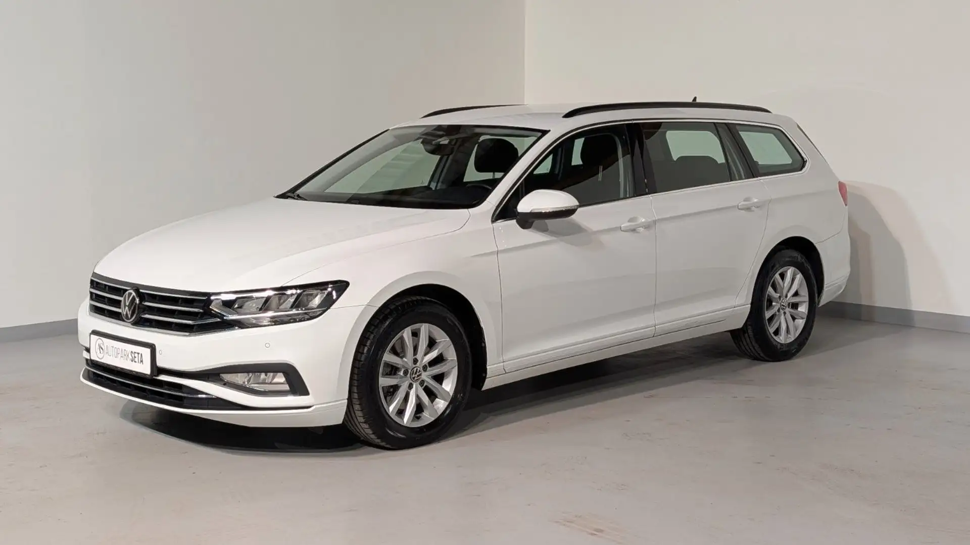 Volkswagen Passat Variant Passat 2.0 TDI DSG Var. Busin. ACC*LANE*KAM*NAVI Wit - 1
