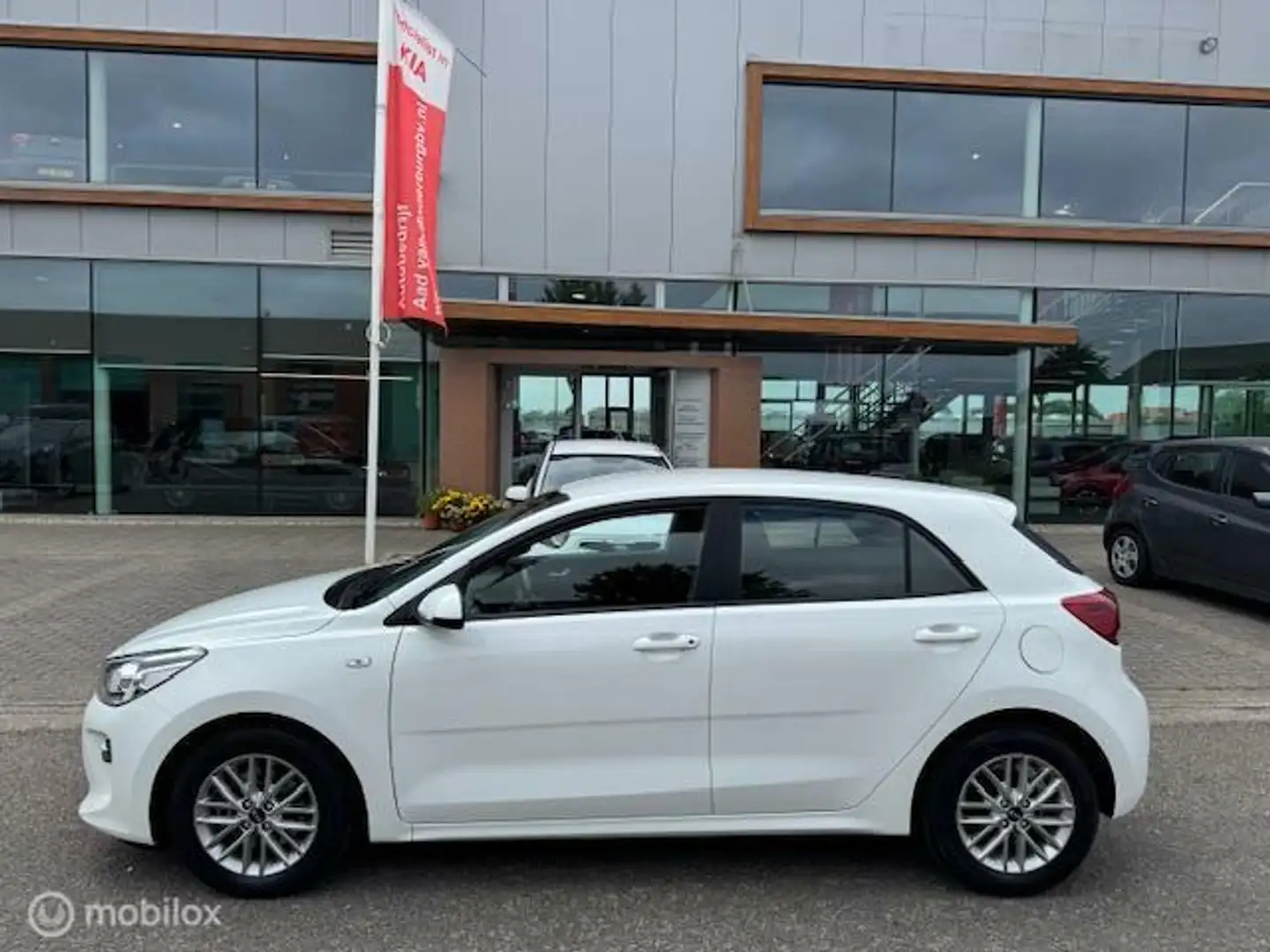 Kia Rio 1.0 T 100pk DynamicLine Navigatie & Camera achter Weiß - 2