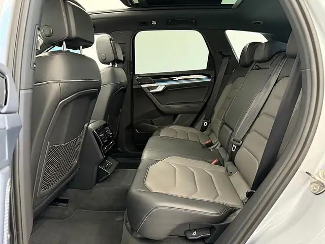 Volkswagen Touareg 4Motion V6 TDI SCR R-Line Aut. Panoramadach AHK Ansicht 27