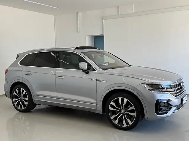 Volkswagen Touareg 4Motion V6 TDI SCR R-Line Aut. Panoramadach AHK Ansicht 9