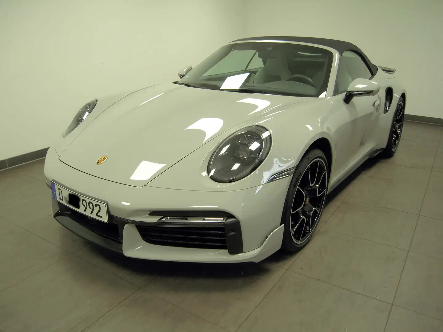 Porsche 992 Turbo S Cabriolet Grau - 1