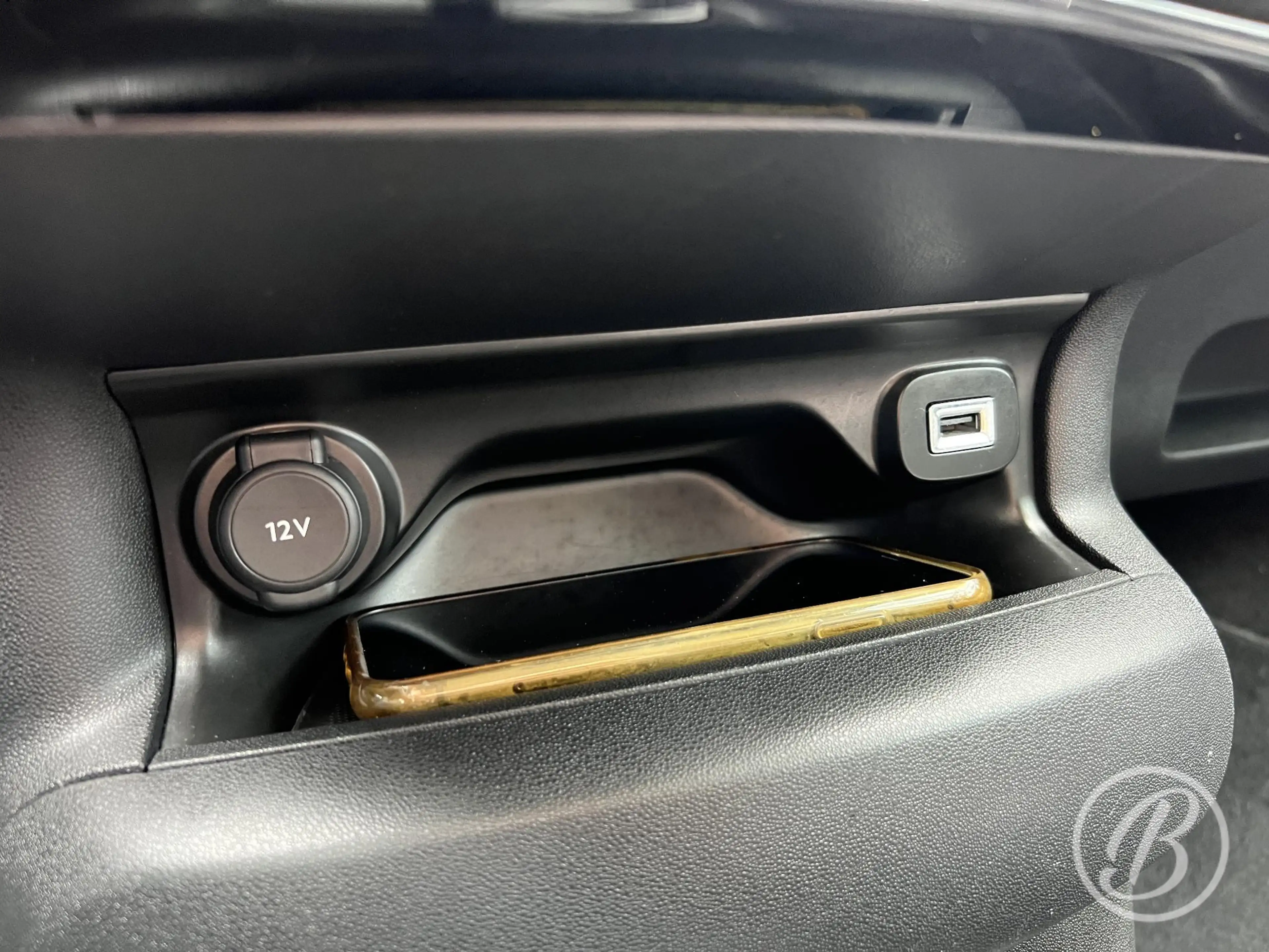 Citroen C4 Cactus 1.2 82 pk Business Shine Trekhaak — photo 35