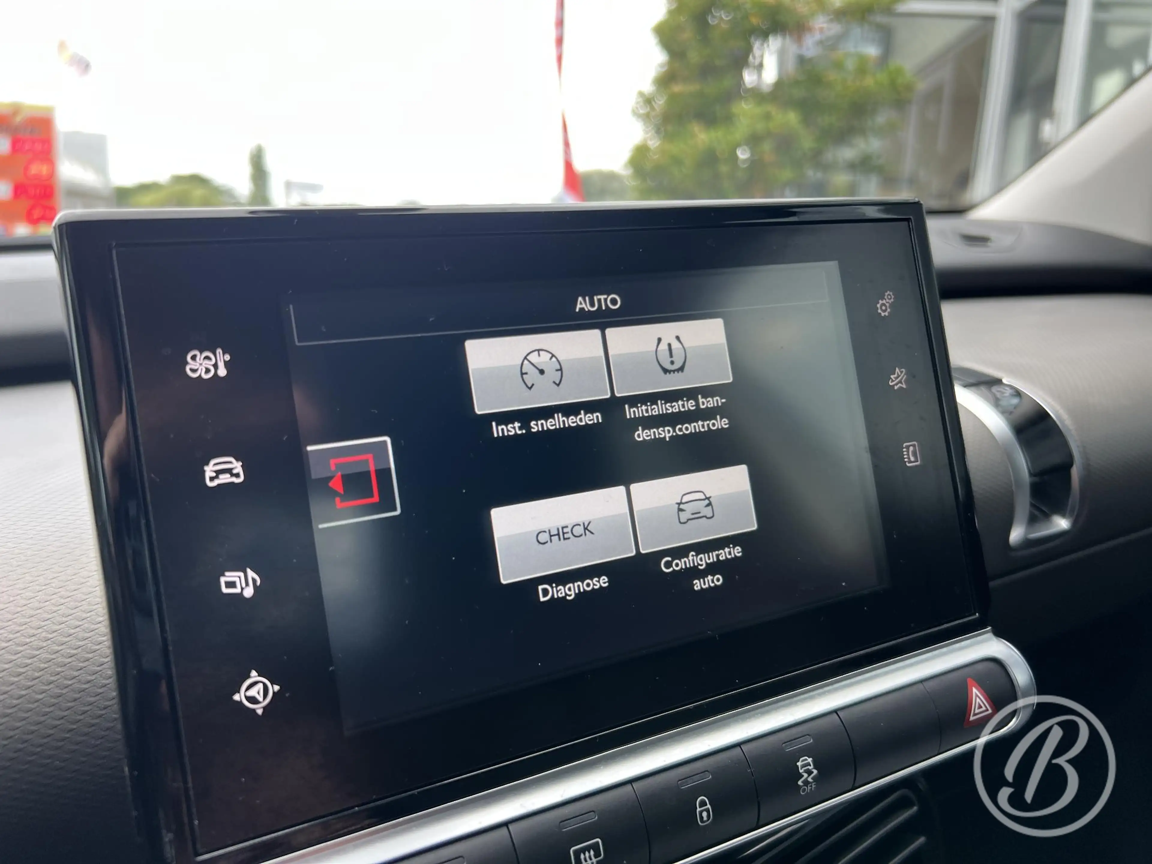 Citroen C4 Cactus 1.2 82 pk Business Shine Trekhaak — photo 25