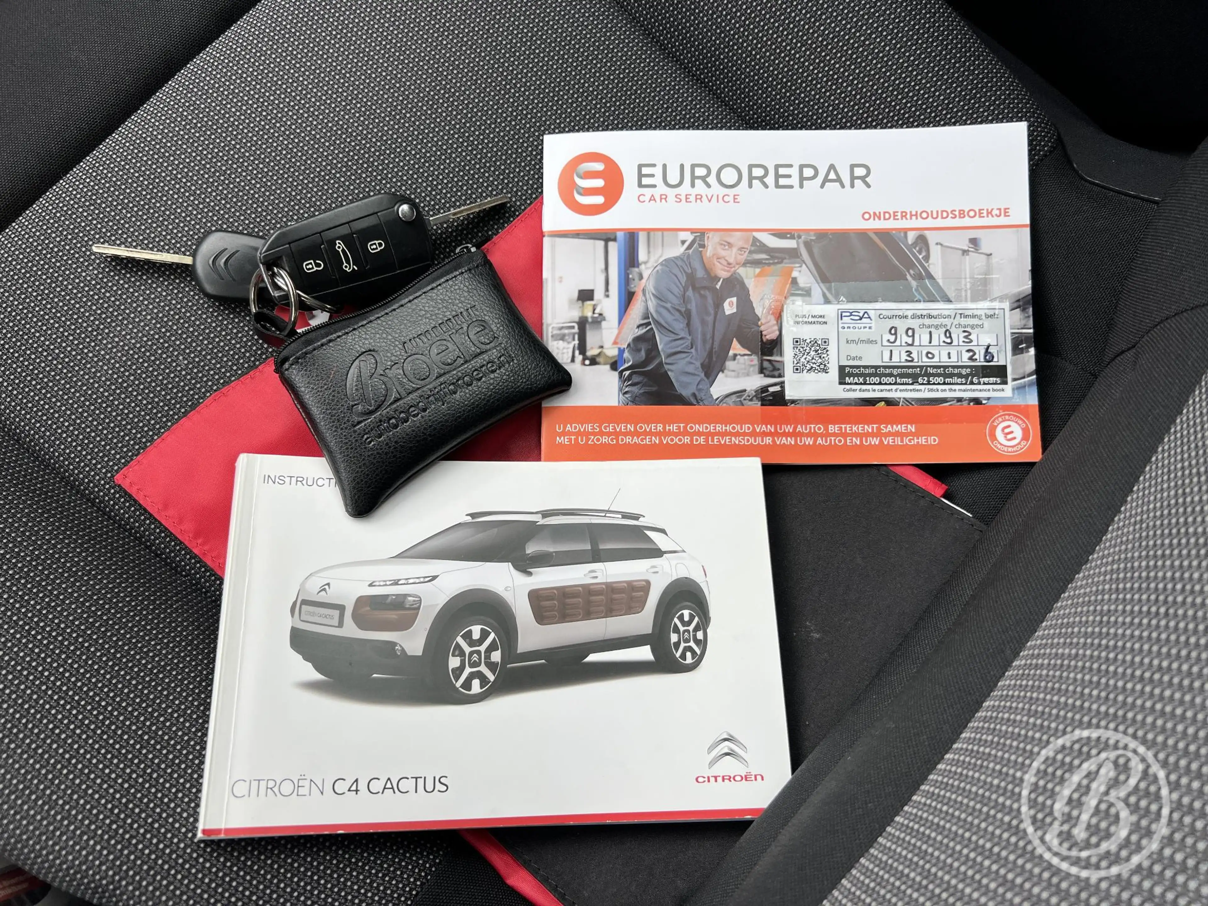 Citroen C4 Cactus 1.2 82 pk Business Shine Trekhaak — photo 36