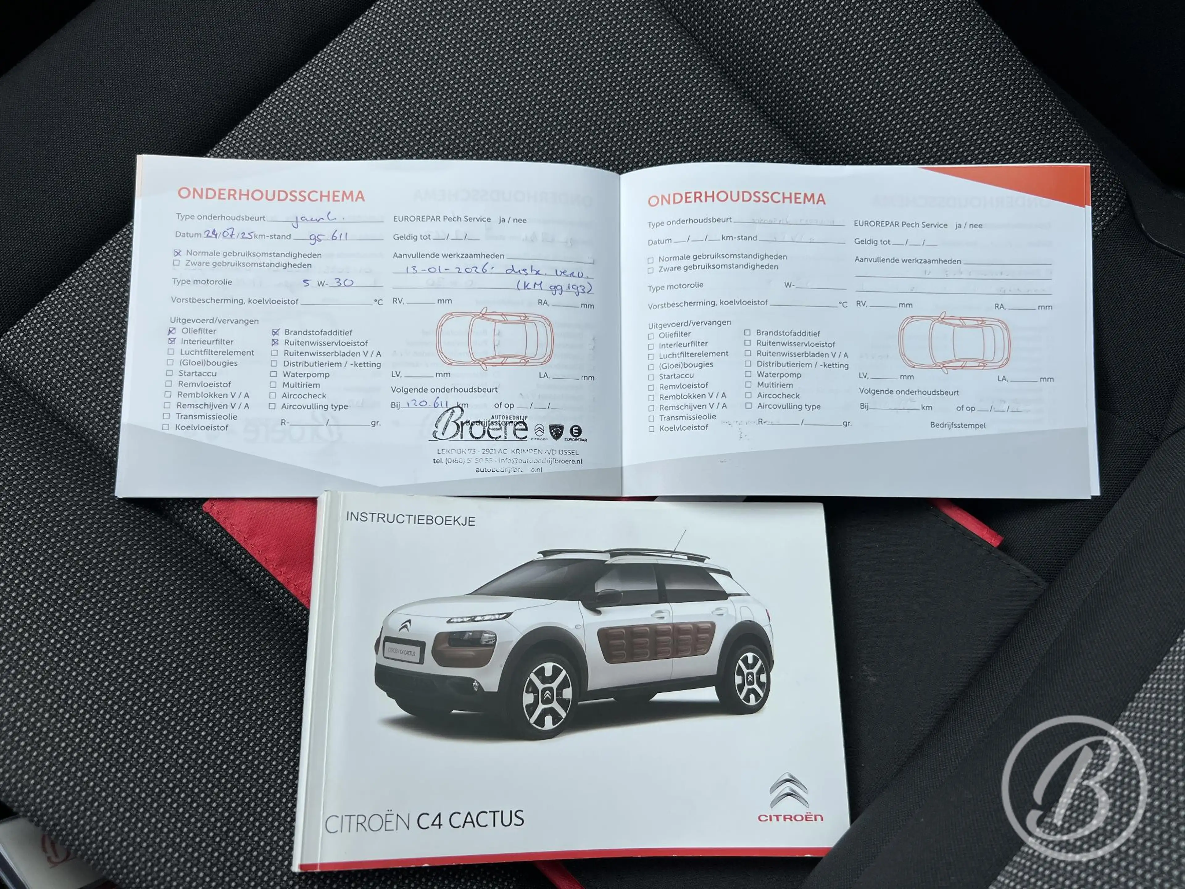 Citroen C4 Cactus 1.2 82 pk Business Shine Trekhaak — photo 41