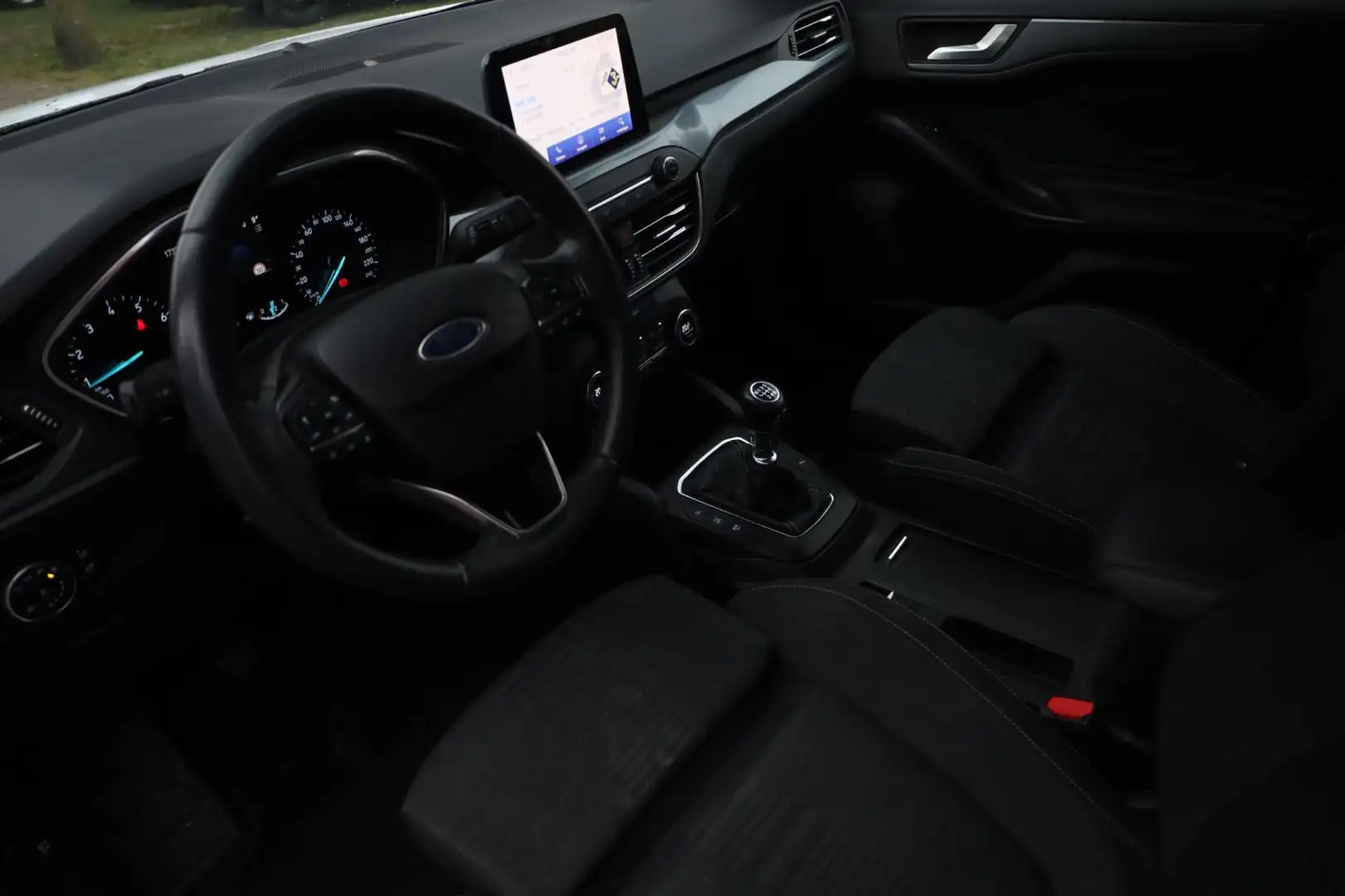 Ford Focus Wagon 1.5 EcoBoost Active Business | Botsherkennin Wit - 2