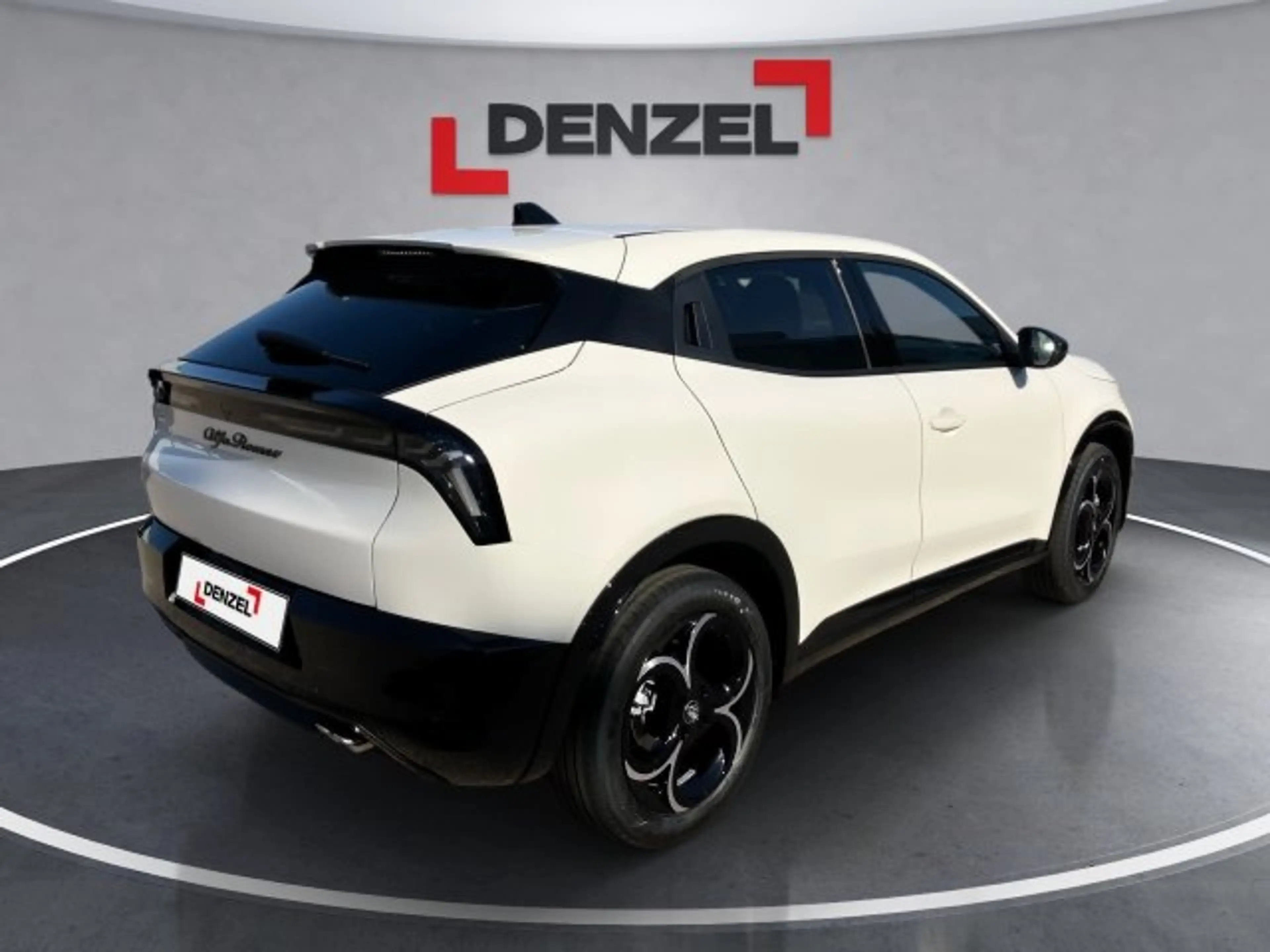 Alfa Romeo Junior Ibrida 1.2 Hybrid eDCT6 — photo 4