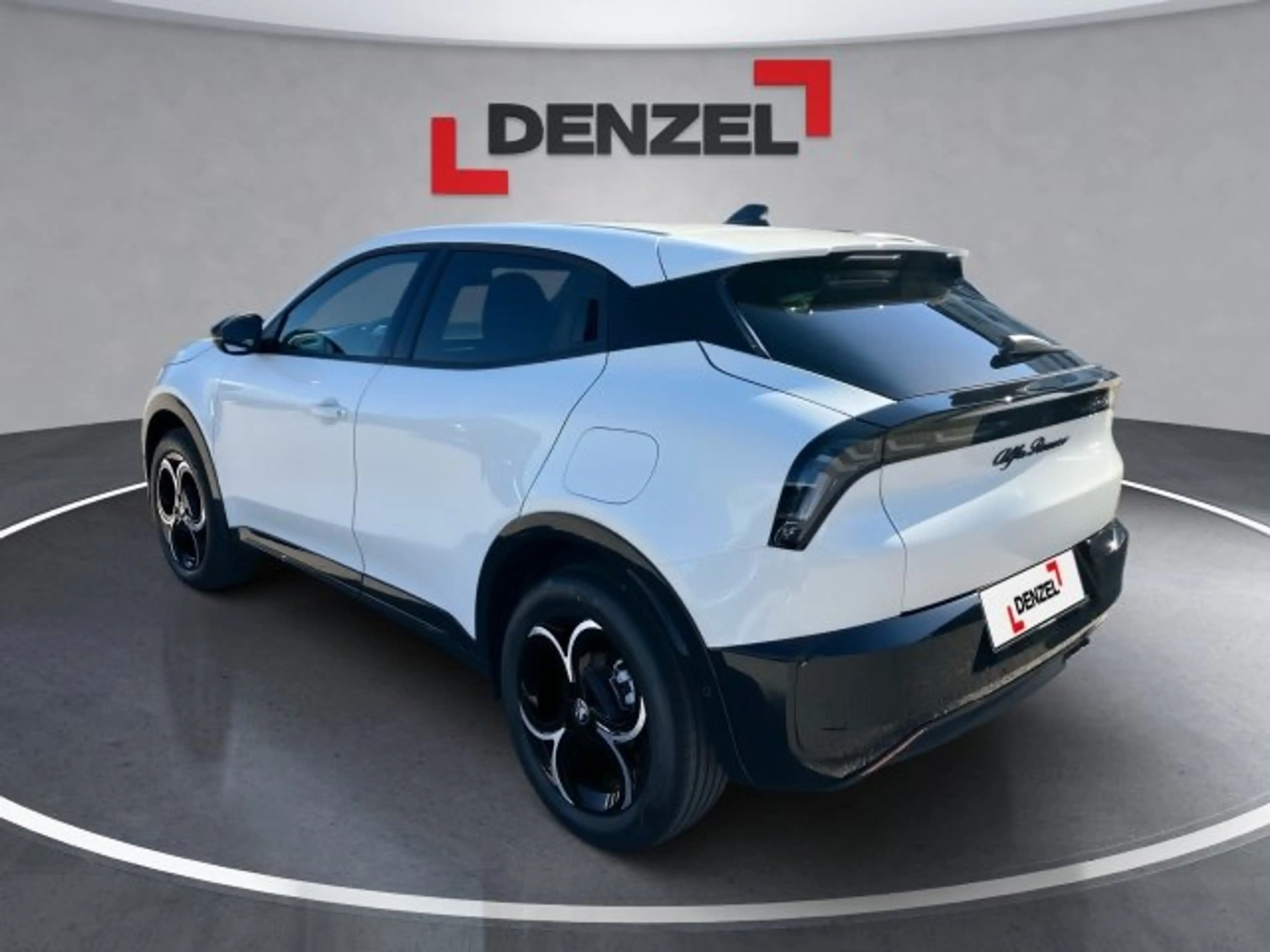 Alfa Romeo Junior Ibrida 1.2 Hybrid eDCT6 — photo 3